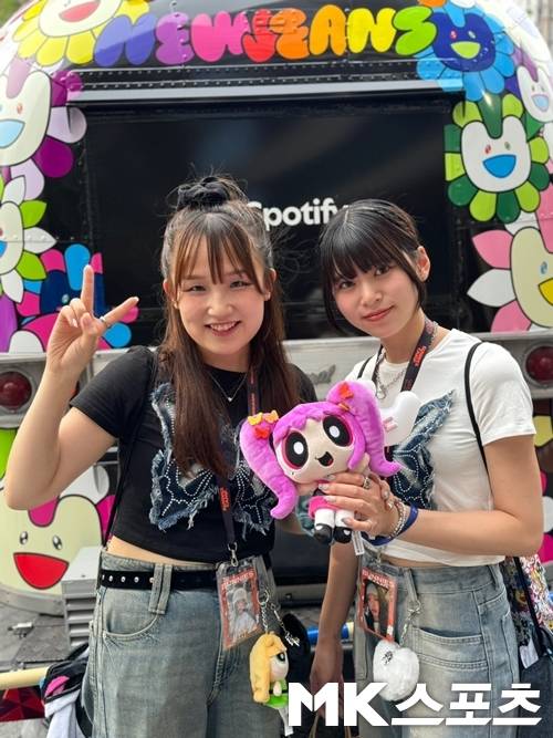 팬들이 도쿄 시부야에서 열린 뉴진스 이벤트 현장을 찾았다. 사진=손진아 기자