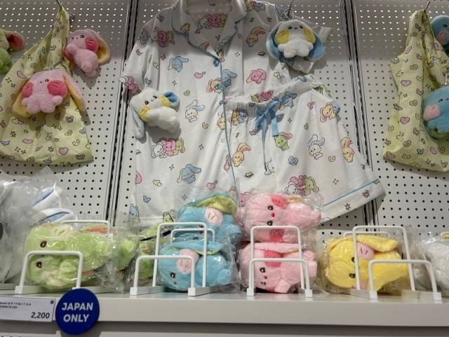 일본 도쿄 시부야 라인프렌즈스퀘어 팝업스토어의 굿즈들. / 이예주 기자