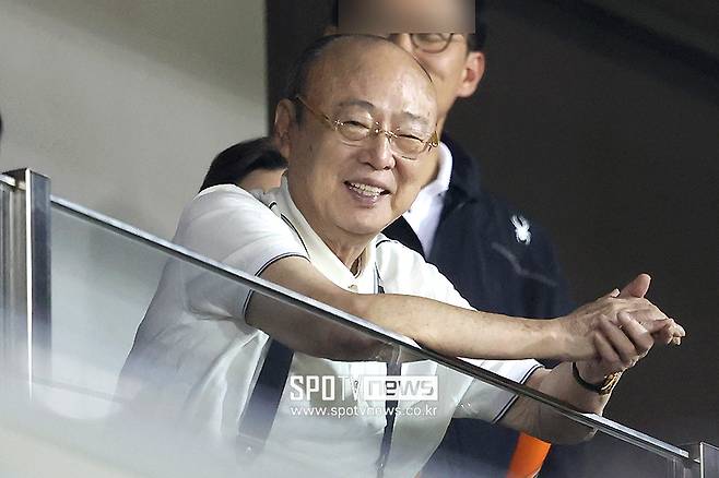 ▲ 김승연 한화그룹 회장이 27일 대전한화생명이글스파크를 방문했다. ⓒ곽혜미 기자