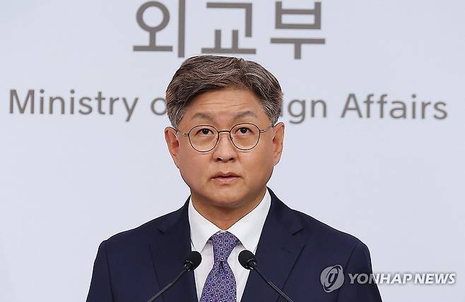 외교부 임수석 대변인 (서울=연합뉴스) 김도훈 기자 = 외교부 임수석 대변인이 지난 20일 서울 종로구 정부서울청사 별관에서 열린 정례브리핑에서 취재진 질문에 답하고 있다.