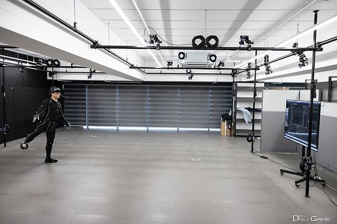 카메라들이 마커를 인식하는지 확인하는 장면.