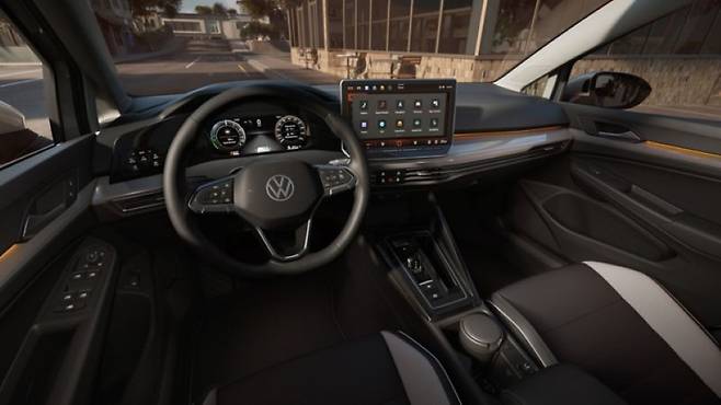 사진 : 폭스바겐 골프 실내