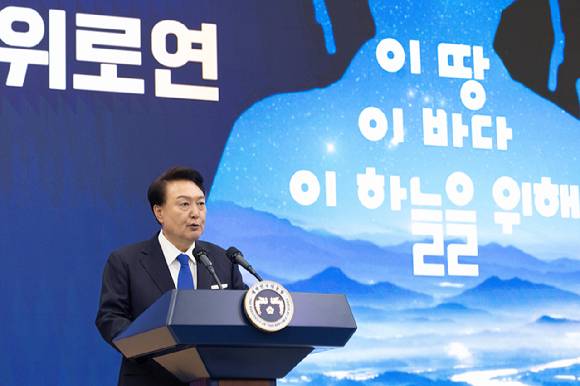 윤석열 대통령이 지난 25일 대구 북구 엑스코에서 열린 6·25참전영웅 초청 위로연에서 인사말을 하고 있다. 2024.06.25. [사진=대통령실]