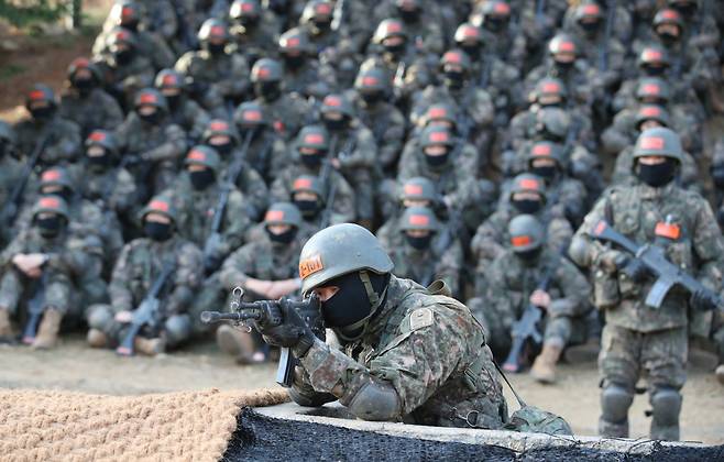 충남 논산 육군훈련소 각개전투훈련장에서 훈련병들이 훈련 중인 모습./사진=뉴스1