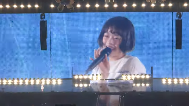 ‘푸른 산호초’를 커버하는 팜하니. 유튜브 캡처