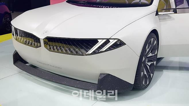 BMW 비전 노이어 클라쎄 전면부.(사진=공지유 기자)