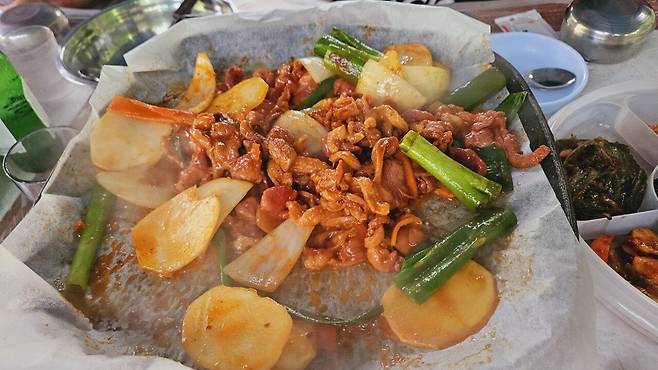 20240629_125254.jpg 장모님 생신 비오는 날 계곡 닭백숙과 오리주물럭