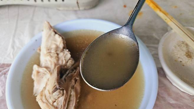 20240629_131231.jpg 장모님 생신 비오는 날 계곡 닭백숙과 오리주물럭