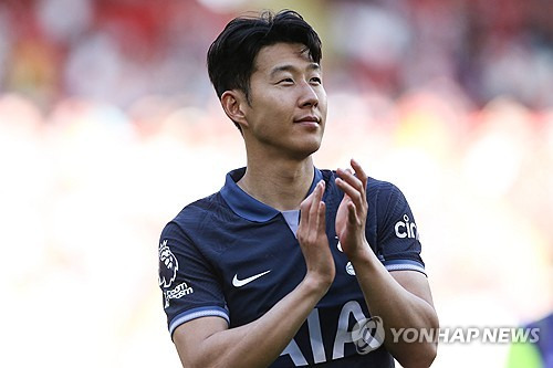 영국 축구 전문가로 알려진 키스 와이네스가 30일(한국시간) 영국 매체 풋볼 인사이더의 팟캐스트를 통해 손흥민과 토트넘 홋스퍼의 재계약이 지지부진하면서 사우디아라비아 이적 가능성을 다시 언급했다.   와이네스는 과거 2000년대 애스턴 빌라, 에버턴, 그리고 에버딘 회장을 맡았던 축구계에 굵직한 경력을 자랑하는 인물이다. 연합뉴스