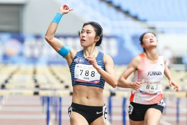 중국 여자 100m 허들 선수 우옌니가 지난달 30일 열린 전국육상선수권대회 결승에서 결승선을 통과하고 있다. (사진=바이두 홈페이지 화면 갈무리)