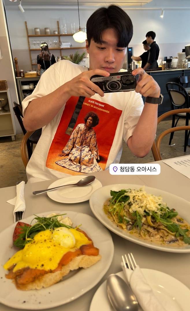 '나는솔로' 20기 정숙과 영호의 주말 청담동 데이트 근황이 공개됐다. 정숙 인스타그램