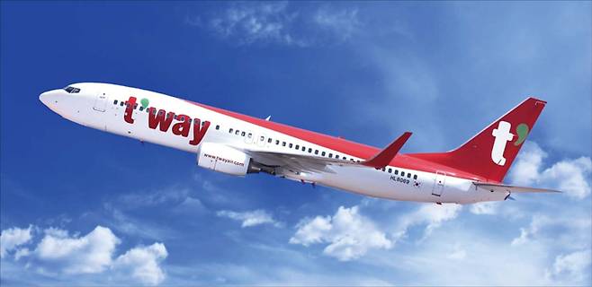 유럽 노선 취항을 앞둔 티웨이항공이 연일 구설수에 오르고 있다. (티웨이항공 제공)