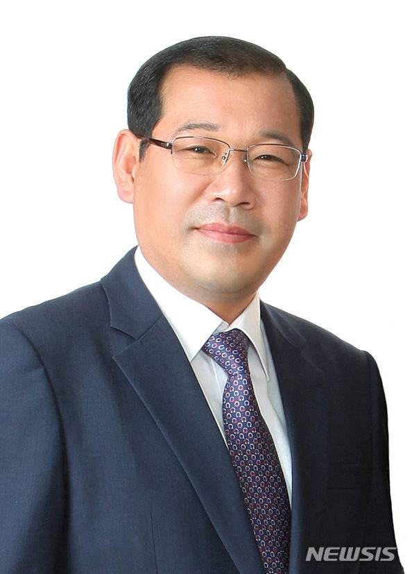 [광주=뉴시스]장흥군의회 김재승 후반기 의장