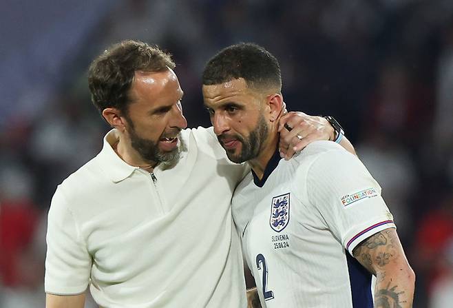 가레스 사우스게이트 감독과 카일 워커. Getty Images