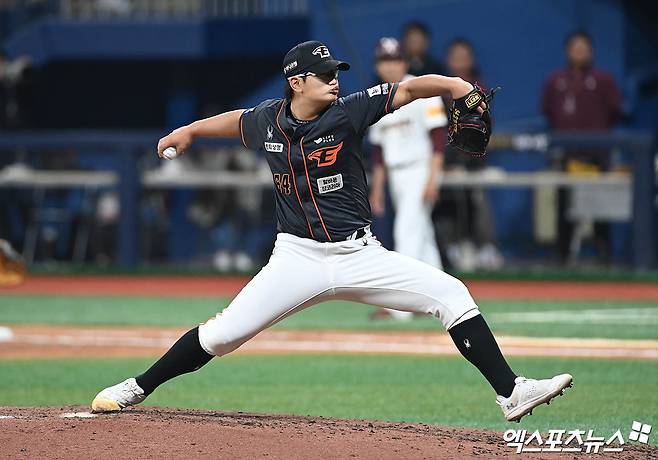 한화 투수 김서현은 지난달 30일 사직구장에서 열릴 계획이었던 '2024 신한 SOL Bank KBO 리그' 롯데와 더블헤더 1~2경기에서 특별 엔트리로 1군에 합류했다. 엑스포츠뉴스 DB