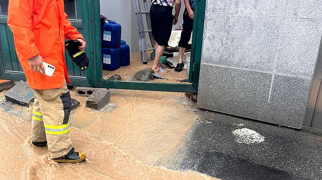 배수구 막힘 신고가 접수된 인천 학익동 주택