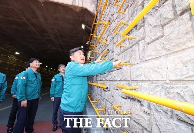 김관영 전북도지사가 침수위험 높은 지하차도·하천변 등 현장 점검에 나섰다. /전북자치도