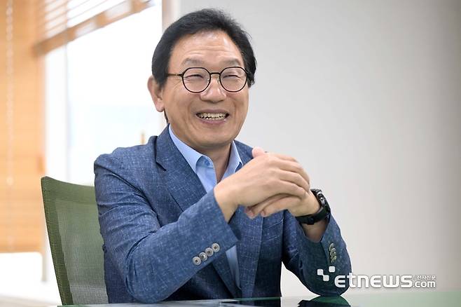 이상중 한국인터넷진흥원(KISA) 원장이 취임 6개월을 맞은 소감에 대해 말하고 있다. 김민수기자 mskim@etnews.com