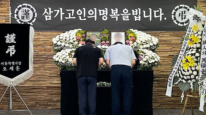서울시청 본관 7층에 서울시공무원노조가 마련한 희생자 추모공간
