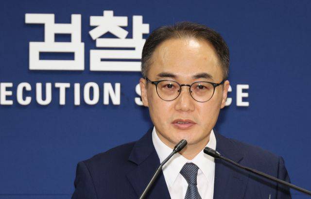 이원석 검찰총장이 지난 2일 대검 기자실에서 더불어민주당 검사 탄핵안에 대한 입장 발표를 하고 있다. 연합뉴스