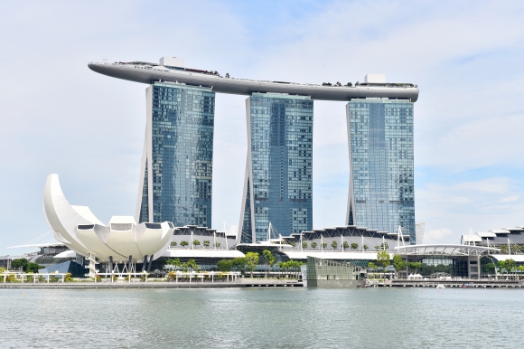 싱가포르를 대표하는 랜드마크인 마리나베이샌즈 복합리조트. 싱가포르 경제성장에 크게 이바지한 것으로 알려져 있다. 부산시 제공