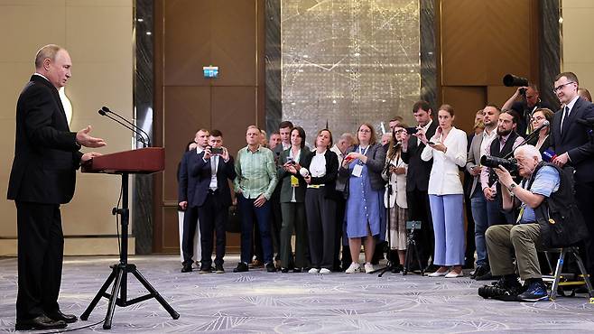 카자흐스탄 아스타나서 기자회견 하는 푸틴 러시아 대통령 [사진 제공: 연합뉴스]