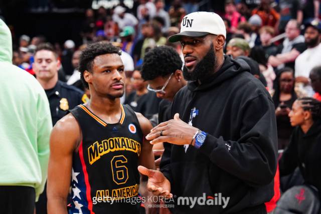르브론 제임스 부자./게티이미지코리아