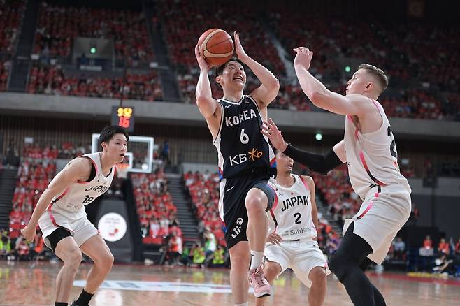 5일 일본과 경기에서 공격을 시도하는 한국 이정현 [일본농구협회(JBA) 제공. 재판매 및 DB 금지]