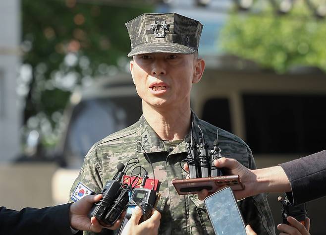 5월13일 오전 임성근 전 해병대 1사단장이 경북 경산시 경북경찰청 형사기동대에서 '해병대 채상병 순직 사건' 조사를 받기에 앞서 취재진과 만나 입장을 밝히고 있다. ⓒ연합뉴스