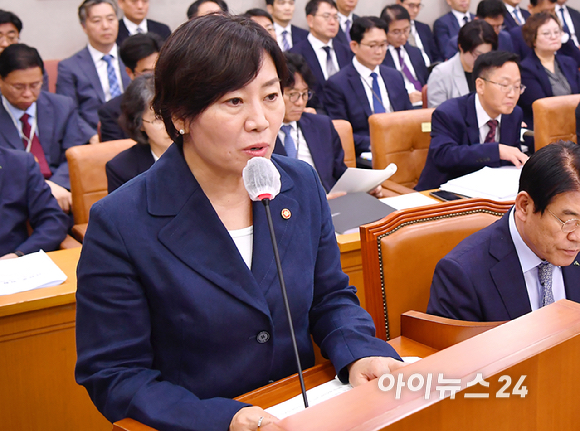 송미령 농림축산식품부 장관이 9일 오전 서울 여의도 국회에서 열린 농림축산식품해양수산위원회 전체회의에서 업무보고를 하고 있다. [사진=곽영래 기자]