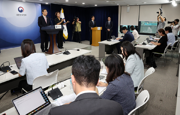 박성재 법무부 장관이 9일 오전 서울 종로구 정부서울청사에서 채 상병 특검법 재의요구 관련 브리핑을 하고 있다. [사진=뉴시스]