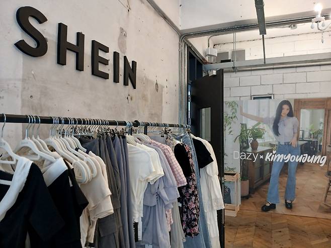 9일 오픈한 서울 성수동의 쉬인 팝업스토어. 김희량 기자