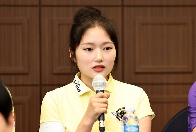 10일 서울 한국프레스센터에서 열린 프로당구 PBA 팀리그 미디어데이에 참석한 에스와이의 한지은이 취재진 질문에 답하고 있다. 사진=프로당구협회