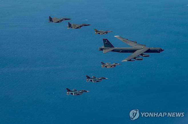 한미일 공군, 한반도 인근서 첫 연합공중훈련 실시 [연합뉴스 자료사진. 미 공군 제공. 재판매 및 DB 금지]