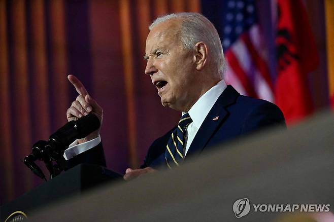 바이든 미국 대통령 (워싱턴 AFP=연합뉴스) 조 바이든 미국 대통령이 9일(현지시간) 워싱턴DC에서 열린 북대서양조약기구(NATO·나토) 창설 75주년 행사에서 발언하고 있다. 2024.7.9