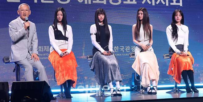 유인촌 문화체육관광부 장관이 11일 오전 서울 용산구 그랜드 하얏트 서울 그랜드볼룸에서 열린 ‘2024 한국 관광 명예홍보대사 위촉식’에서 인사말을 하고 있다. (사진=뉴시스)