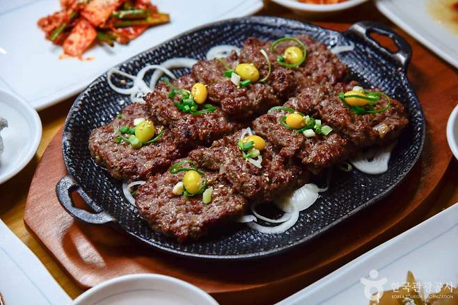 Tteokgalbi is served in Damyang, South Jeolla Province. (KTO)