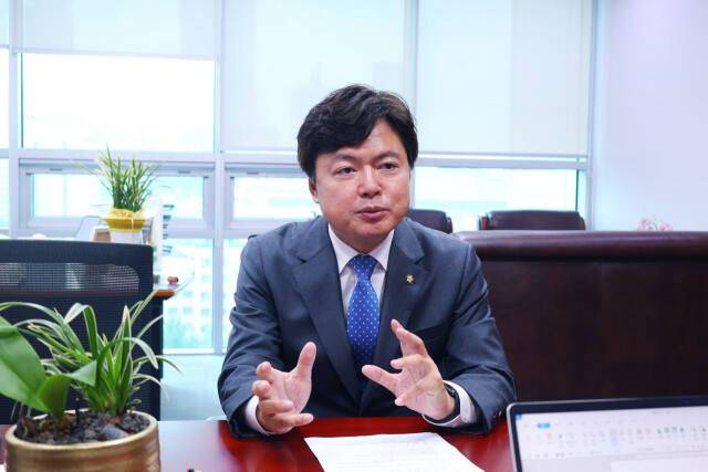 김현정 의원이 14일 경기일보와 인터뷰를 하고 있다. 의원실 제공