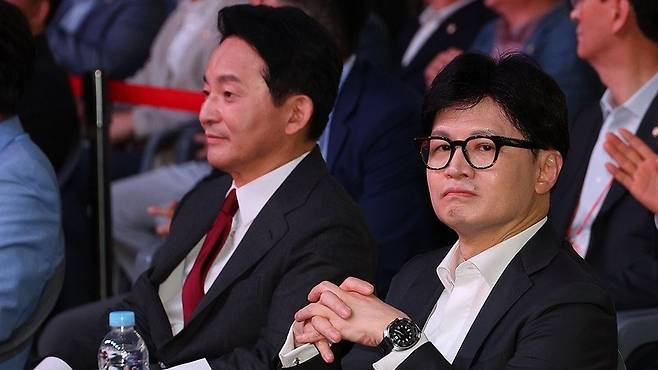 생각에 잠긴 원희룡-한동훈/사진=연합뉴스
