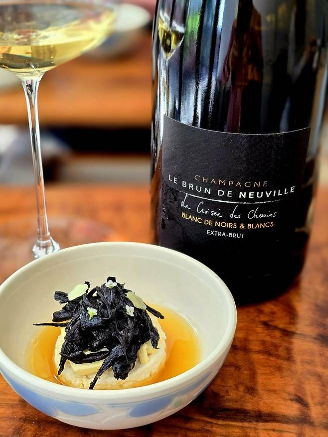 샴페인 누빌 라 크라제 데 슈망. 최현태 기자