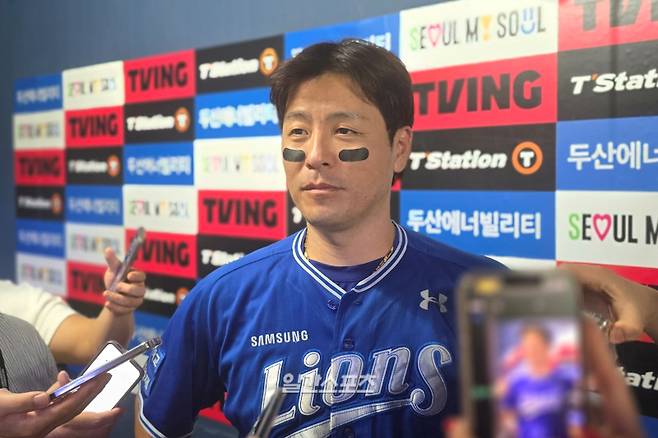 14일 잠실 두산전 승리 후 인터뷰 중인 삼성 강민호. 잠실=윤승재 기자&nbsp;