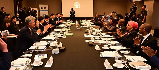 Tanzanian President Samia Suluhu Hassan attends a meeting held in Seoul on June 2 during her visit to South Korea. (Park Hae-mook/The Korea Herald)