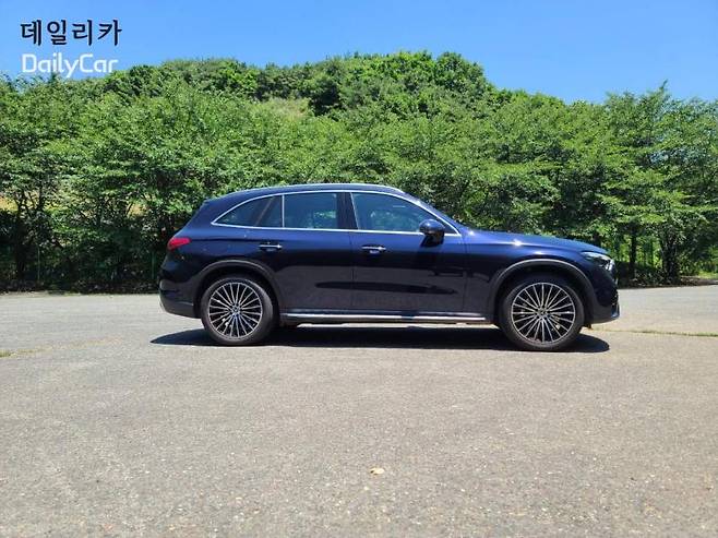 메르세데스-벤츠 GLC 300 4MATIC