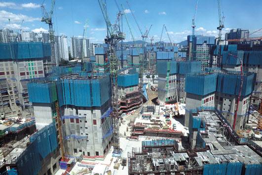 원자재 가격과 인건비가 크게 오르면서 공사비를 둘러싼 갈등이 폭증하고 있다. 이에 올해도 공사비 검증 건수가 역대 최고치를 기록할 것이 확실시 된다. 사진은 서울 한 아파트 재건축 현장 [연합]