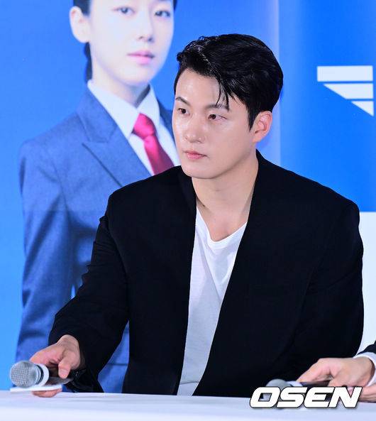 [OSEN=지형준 기자] 16일 오후 서울 잠실 롯데시네마 월드타워에서 영화 '파일럿' 언론•배급시사회 및 기자간담회가 열렸다.