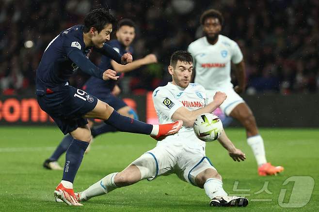 이강인은 PSG 이적 첫 시즌에 35경기에서 5골 5도움을 기록했다. ⓒ AFP=뉴스1