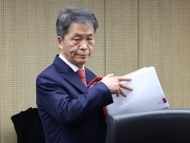 김용원 국가인권위원회(인권위) 상임위원이 지난 3월11일 전원위원회에 입장하고 있다. 김영원 기자 forever@hani.co.kr