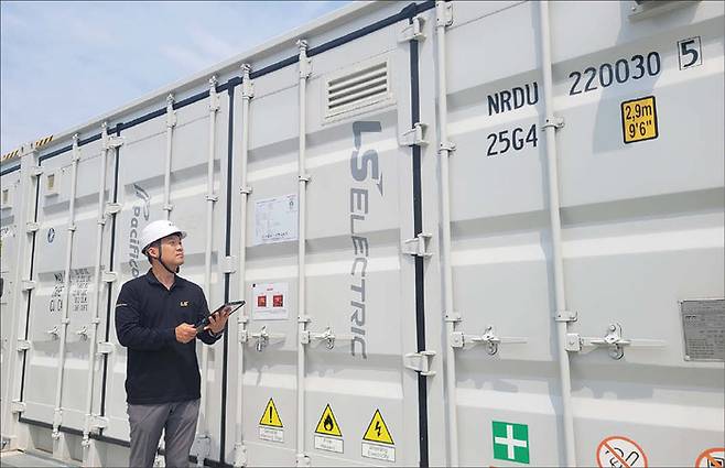 LS일렉트릭이 설치한 일본 내 최초 계통용 ESS인 삿포로 시로이시구 ESS. (LS일렉트릭 제공)