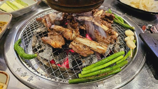 20240717_192240.jpg 대전 출장길 용문역 근처에서 돼지 생갈비