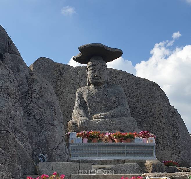 팔공산 갓바위 약사여래불